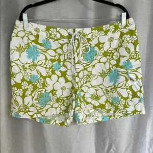 Natural Reflections Green and Blue Cargo Shorts for Summer Adventures